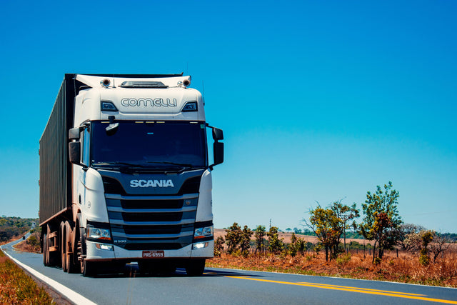 How to pack and load a container for safe transport